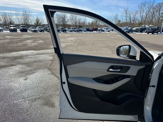 Used 2023 Nissan Rogue SL w/ SL Premium Package image 22