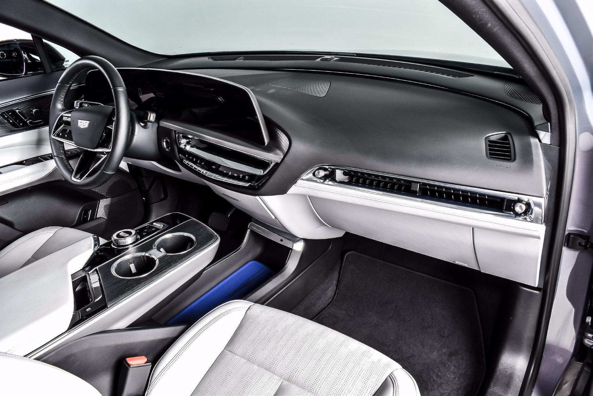 Used 2024 Cadillac Lyriq Luxury AWD/4WD image 18