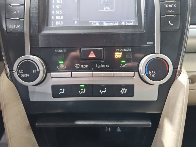 Used 2014 Toyota Camry LE image 17