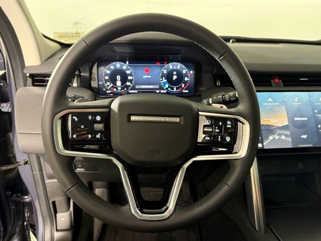 Used 2025 Land Rover Discovery Sport S image 17