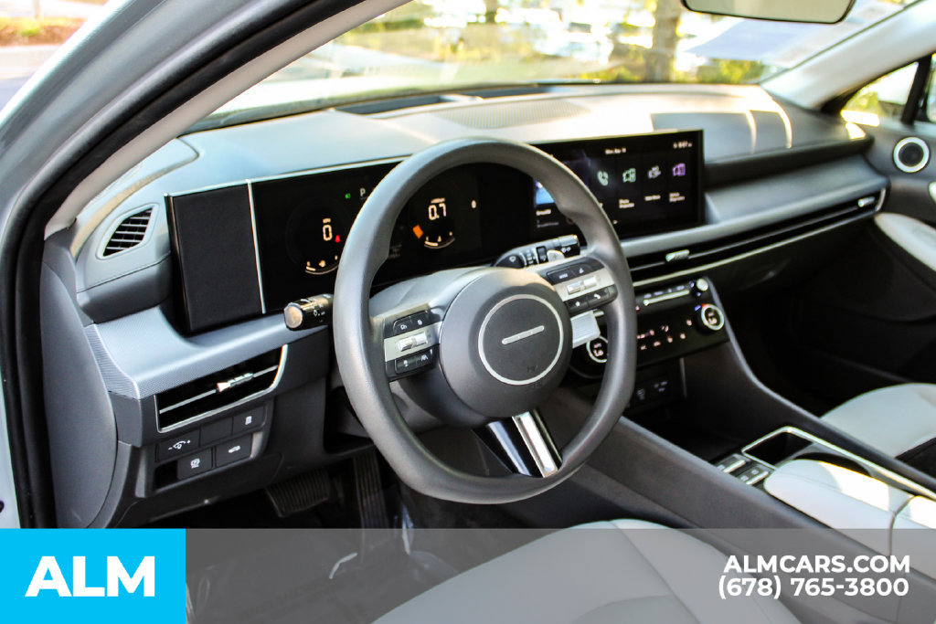 Used 2025 Hyundai Sonata SEL FWD image 21