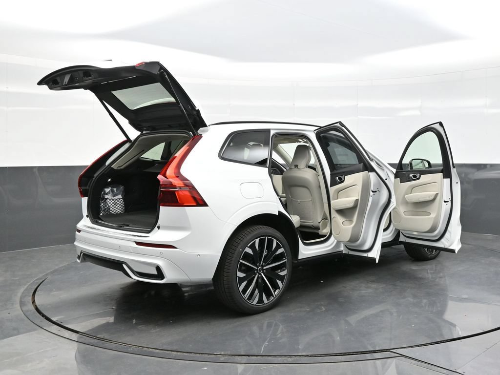 New 2026 Volvo XC60 T8 Ultra w/ Climate Package PRO AWD/4WD image 59