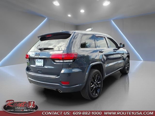 Used 2018 Jeep Grand Cherokee Altitude AWD/4WD image 3