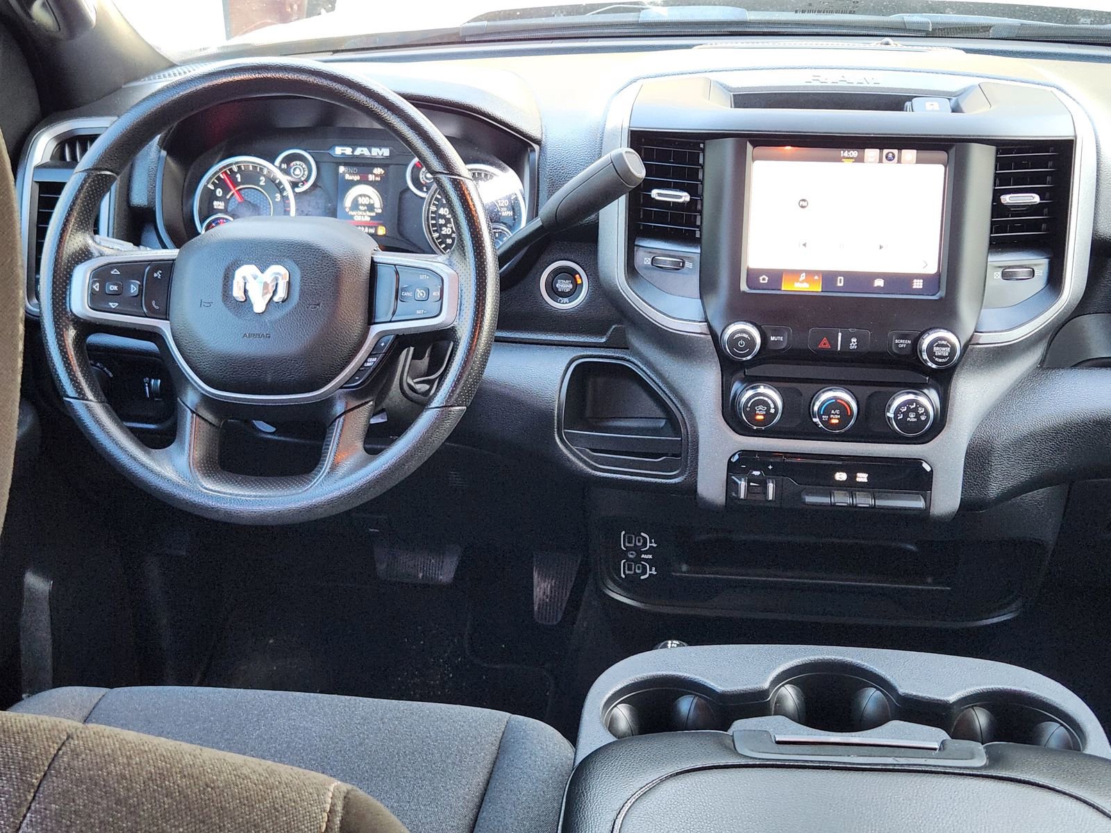 Used 2024 RAM 2500 Tradesman w/ Chrome Appearance Group image 30