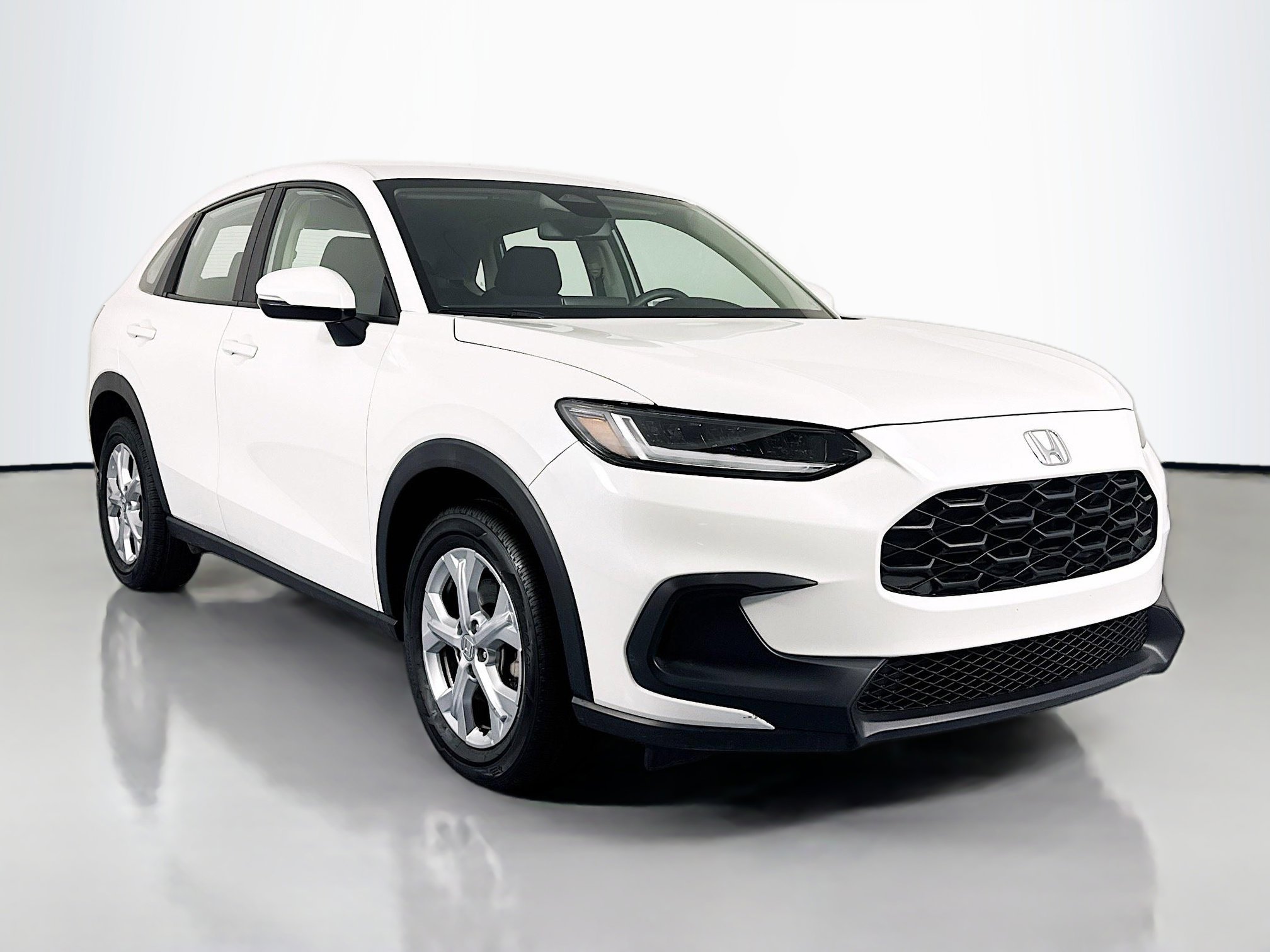 Certified 2023 Honda HR-V LX image 3