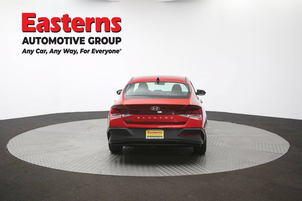 Used 2025 Hyundai Elantra SEL FWD image 40