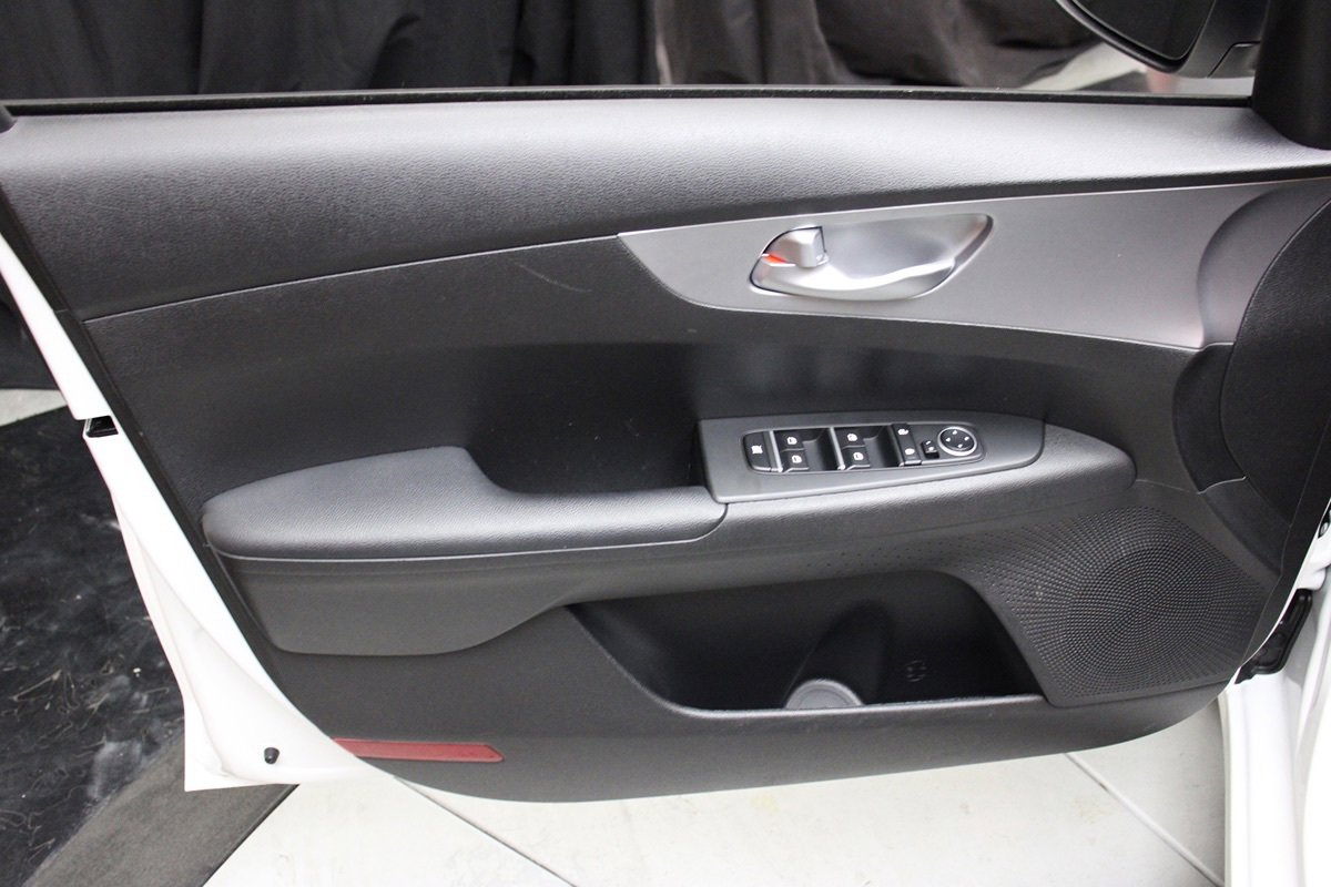 Used 2023 Kia Forte LX FWD image 14