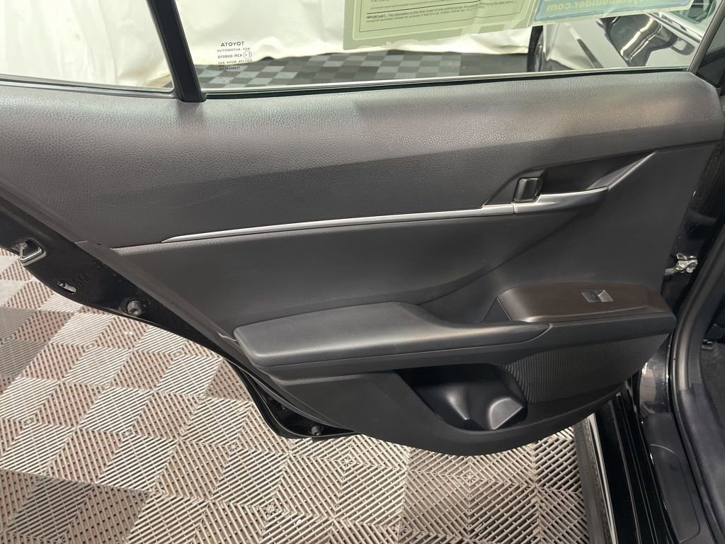 Used 2024 Toyota Camry SE image 15