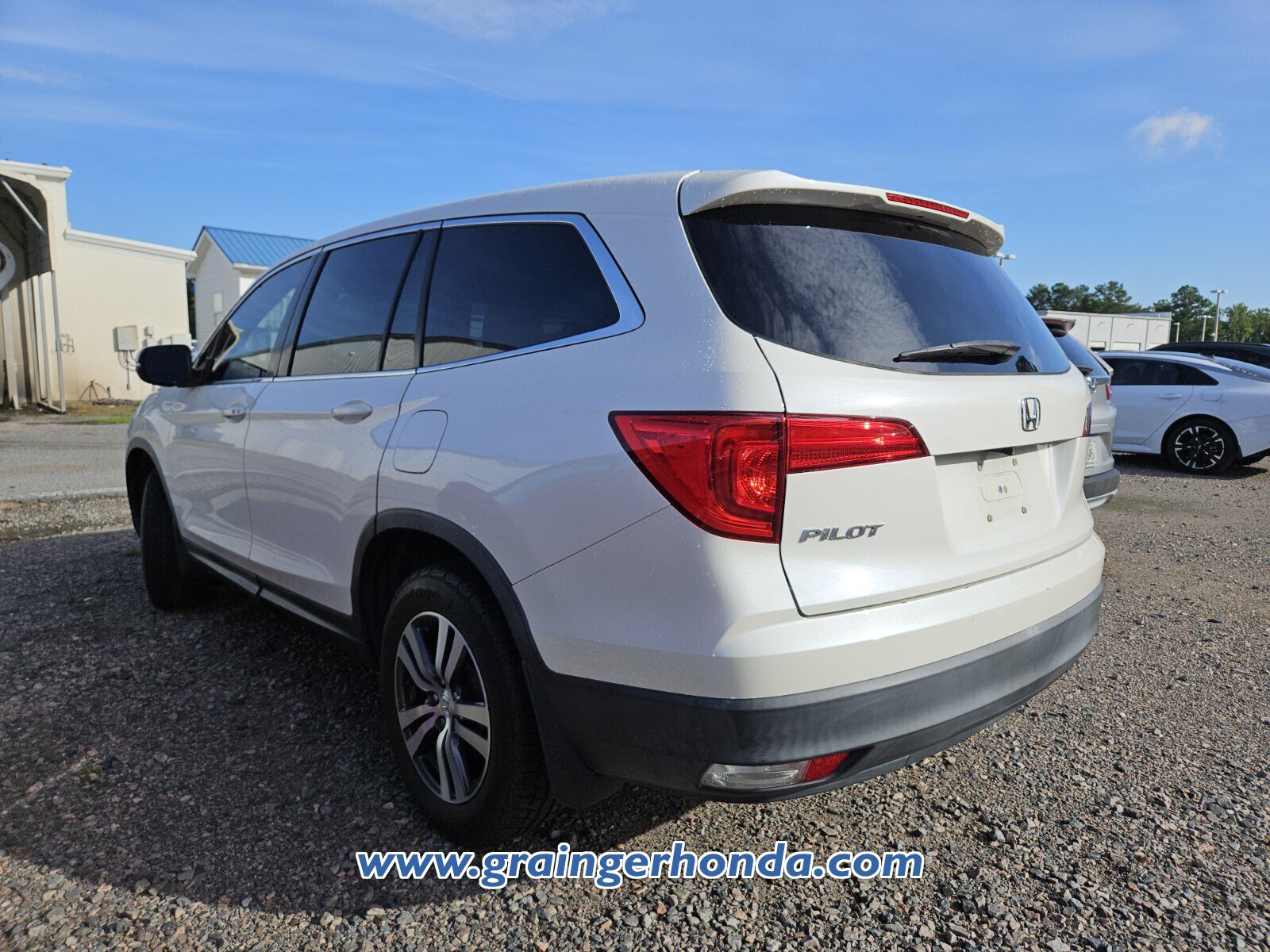 Used 2017 Honda Pilot EX image 10