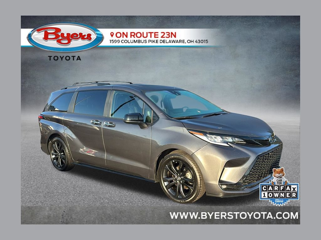 Used 2025 Toyota Sienna XSE FWD image 1