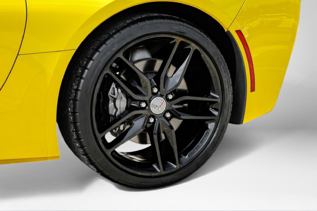 Used 2019 Chevrolet Corvette Stingray Coupe w/ 1LT RWD image 41