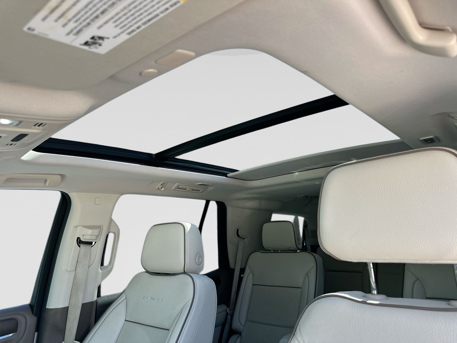 Used 2022 GMC Yukon Denali RWD image 19