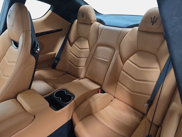 Used 2015 Maserati GranTurismo MC RWD image 10