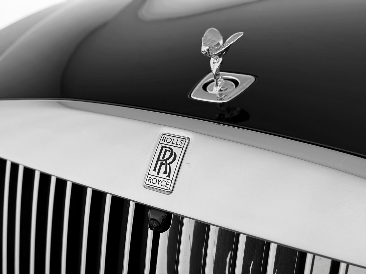 Used 2024 Rolls-Royce Spectre image 47