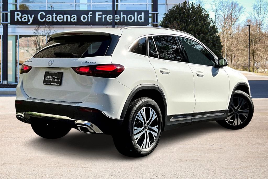 Used 2025 Mercedes-Benz GLA 250 4MATIC image 2