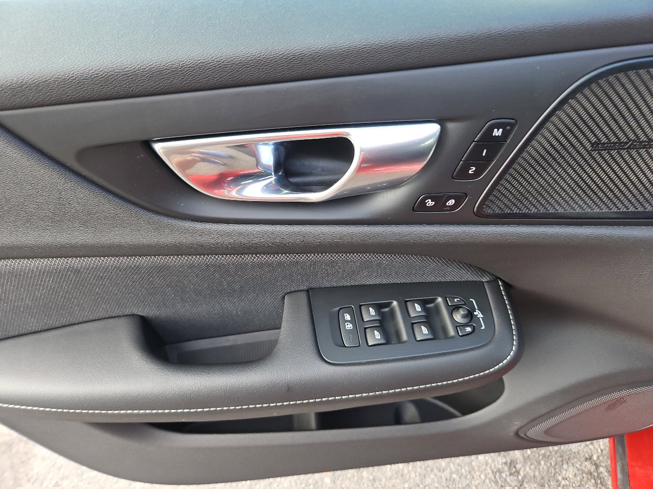 Used 2021 Volvo S60 T6 R-Design image 17