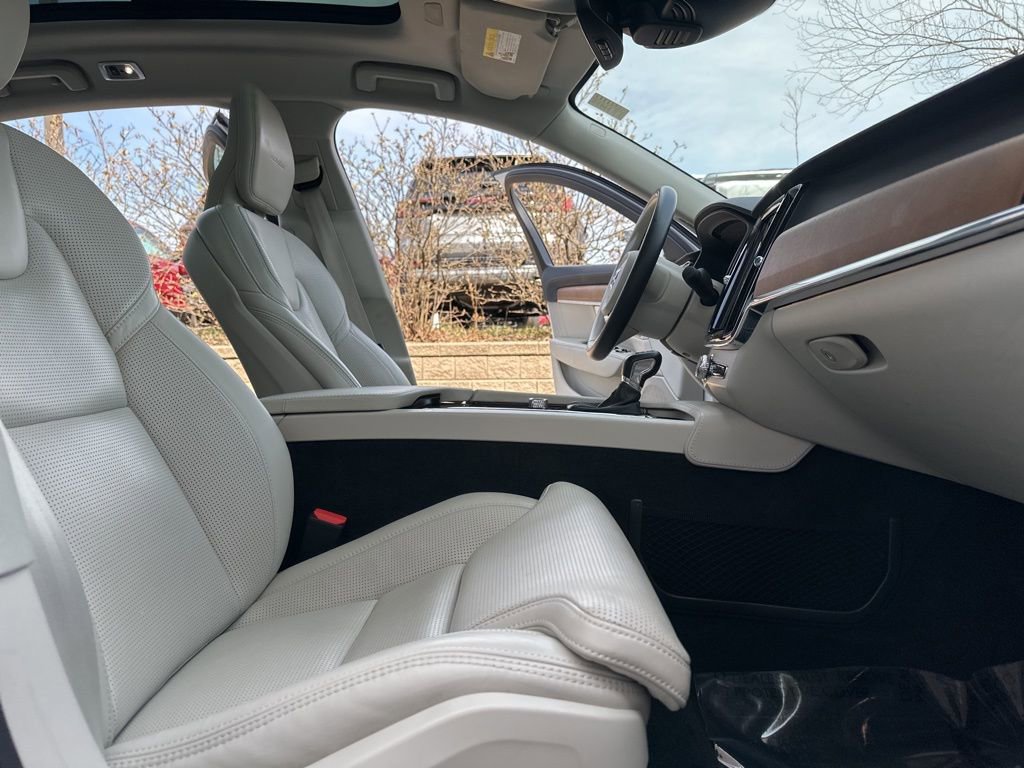 Used 2020 Volvo S90 T6 Inscription w/ Protection Package Premier image 27