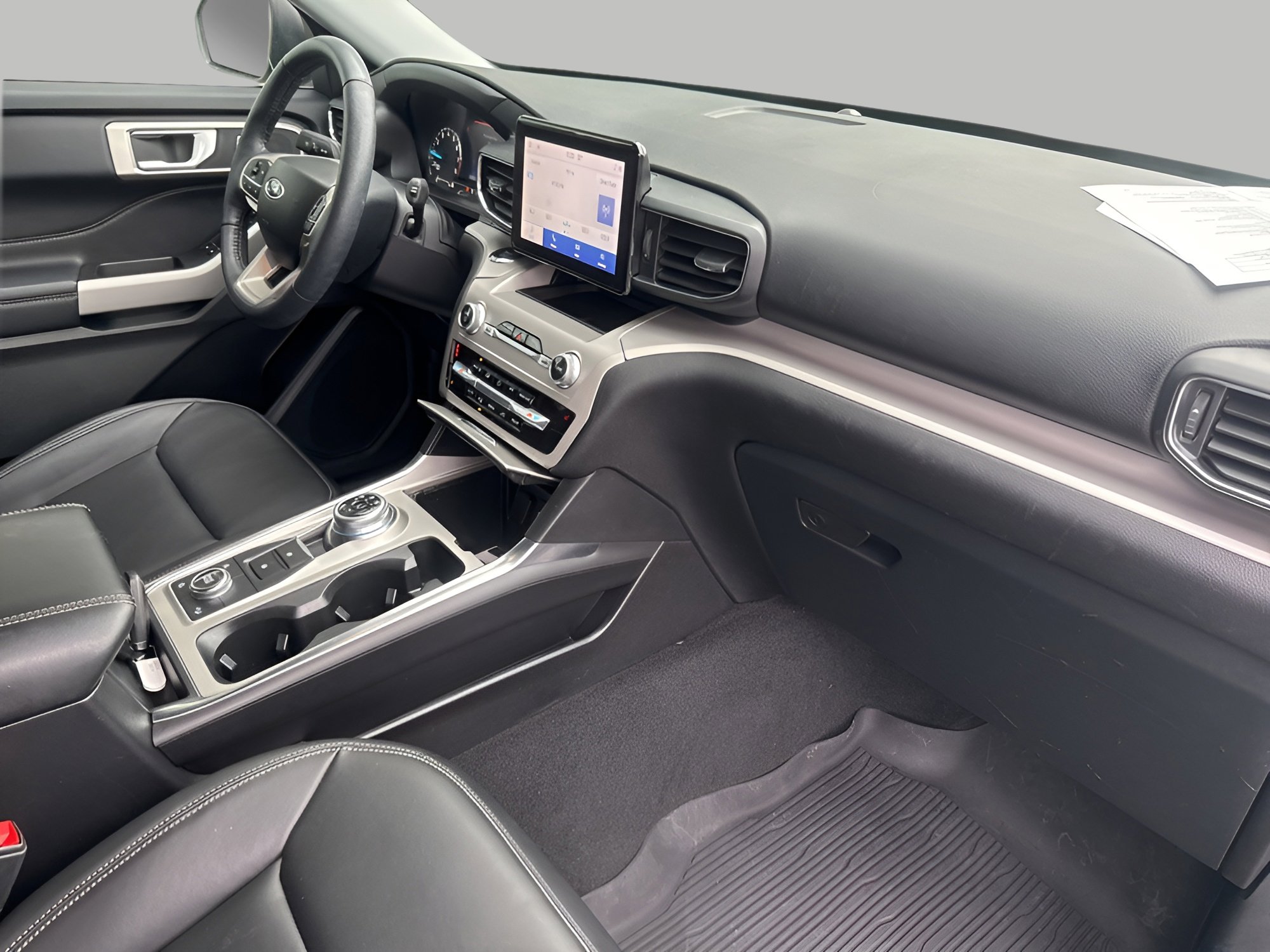 Certified 2023 Ford Explorer XLT w/ Equipment Group 202A image 10