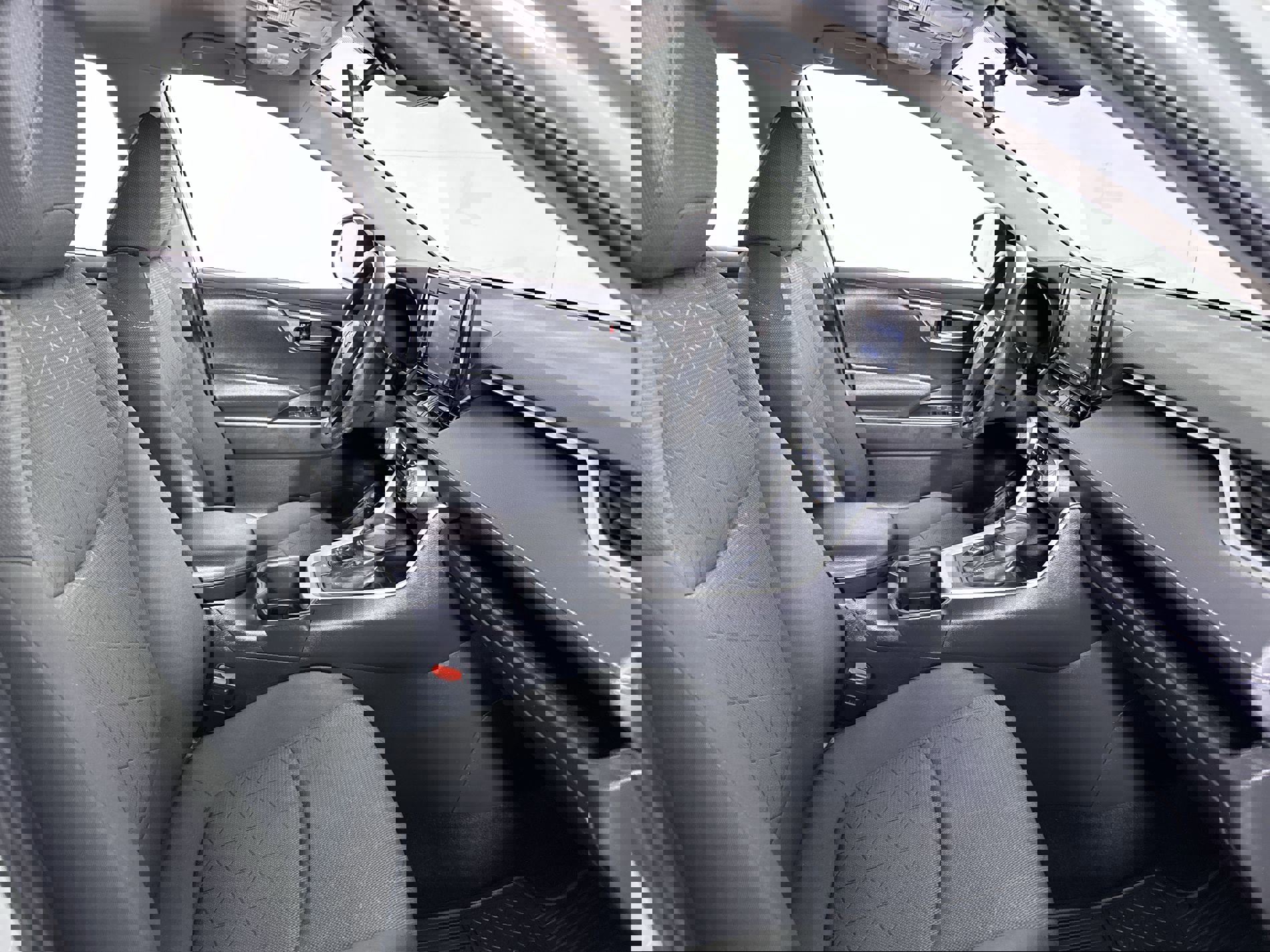 Used 2022 Toyota RAV4 XLE image 65