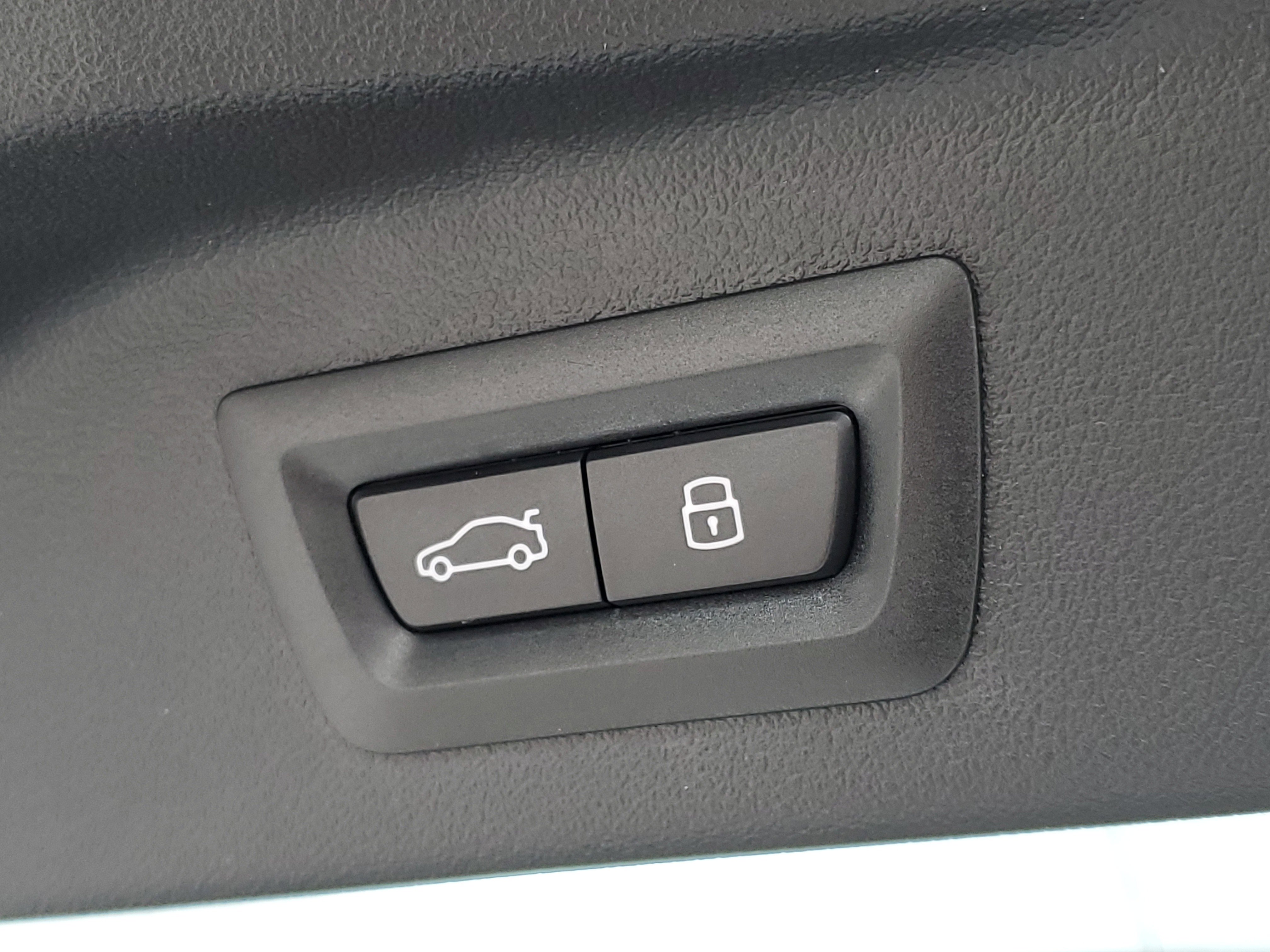 Certified 2025 BMW X7 M60i image 30