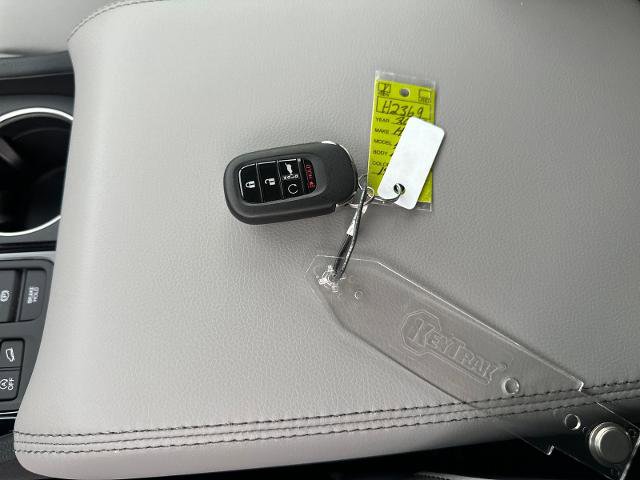 New 2025 Honda Pilot Touring image 22