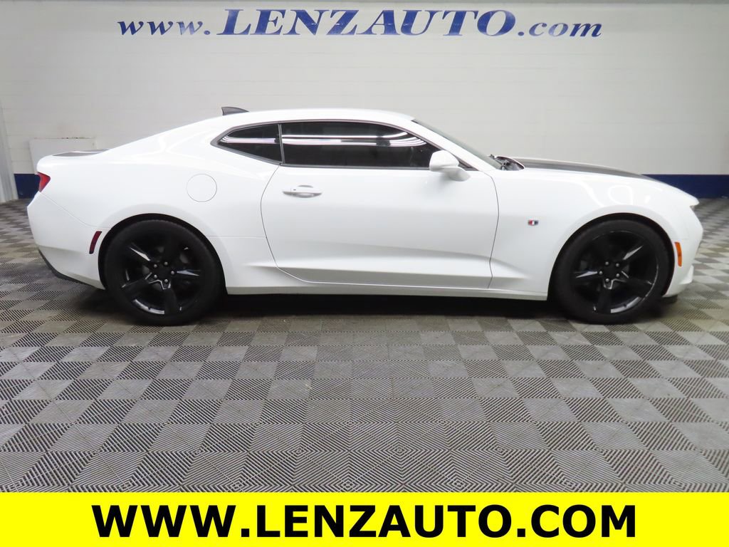 Used 2018 Chevrolet Camaro LT RWD image 2