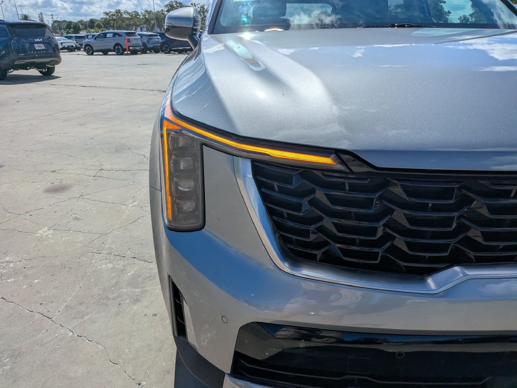 Certified 2025 Kia Sorento EX FWD image 10