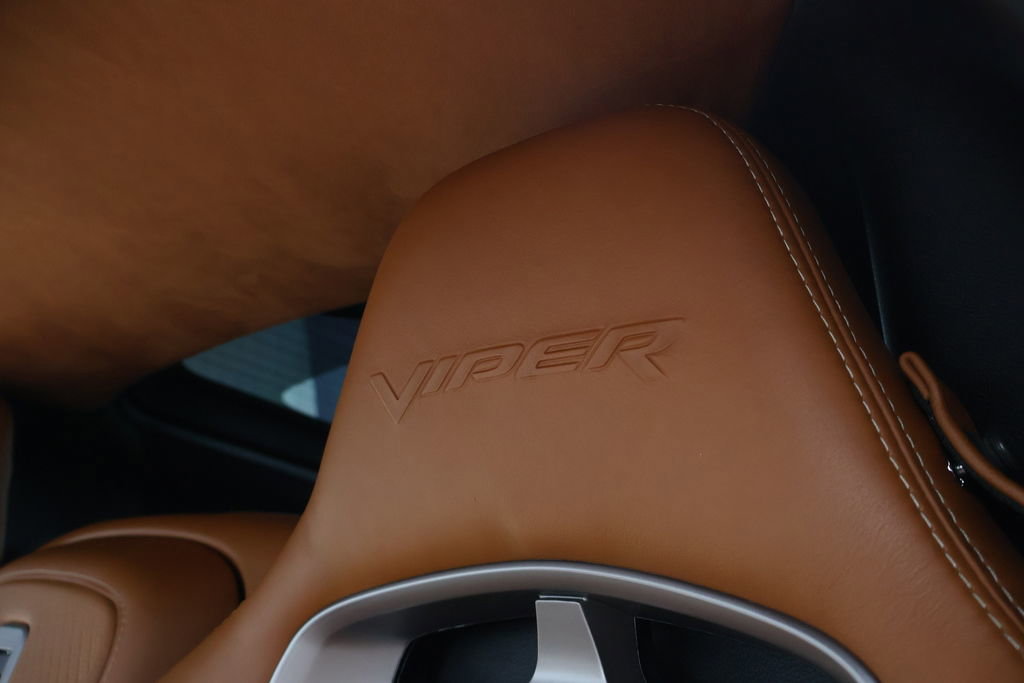 Used 2013 SRT Viper GTS w/ GTS Laguna Interior Pkg image 64