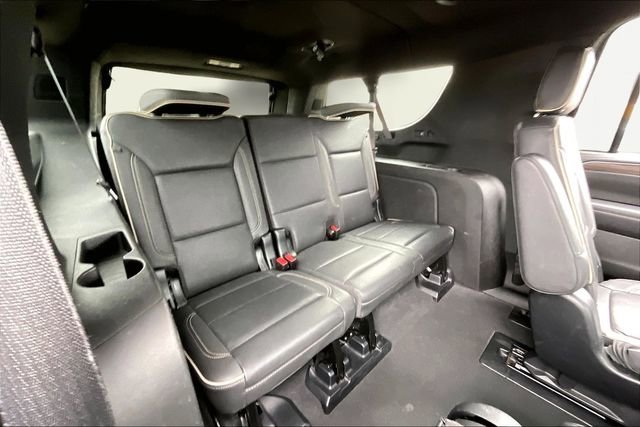 Used 2023 Chevrolet Suburban Premier image 18