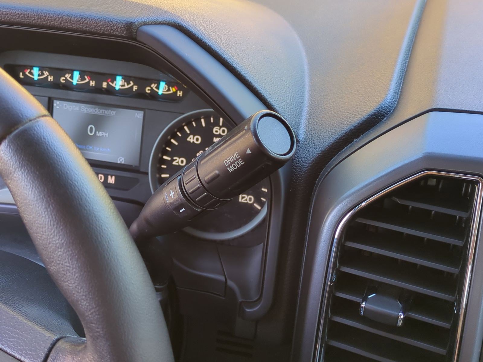 Used 2018 Ford F150 XLT w/ Equipment Group 301A Mid image 26