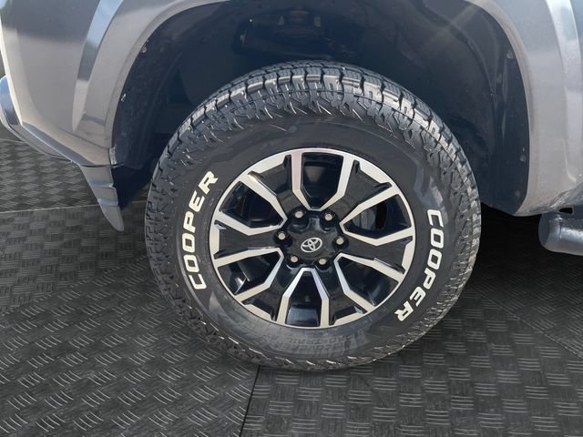 Used 2022 Toyota Tacoma TRD Sport AWD/4WD image 14