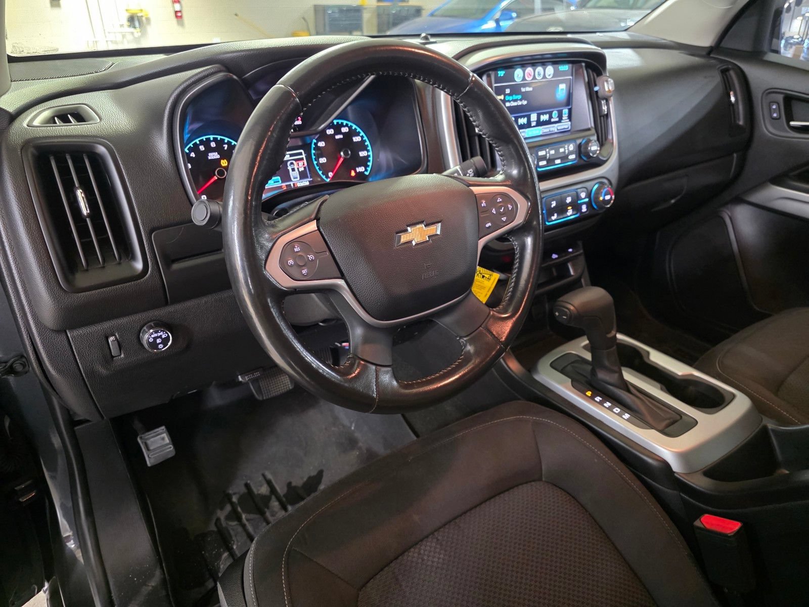 Used 2016 Chevrolet Colorado LT w/ LT Convenience Package RWD image 17