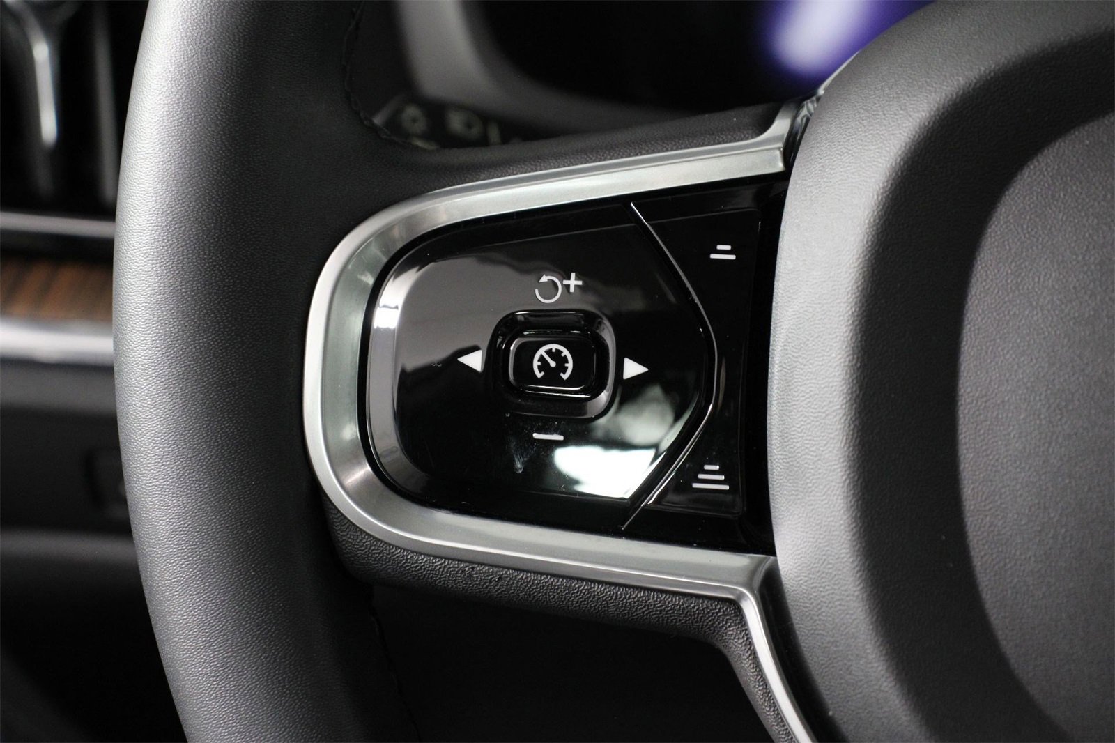 Certified 2023 Volvo S60 T8 Plus w/ Climate Package image 10