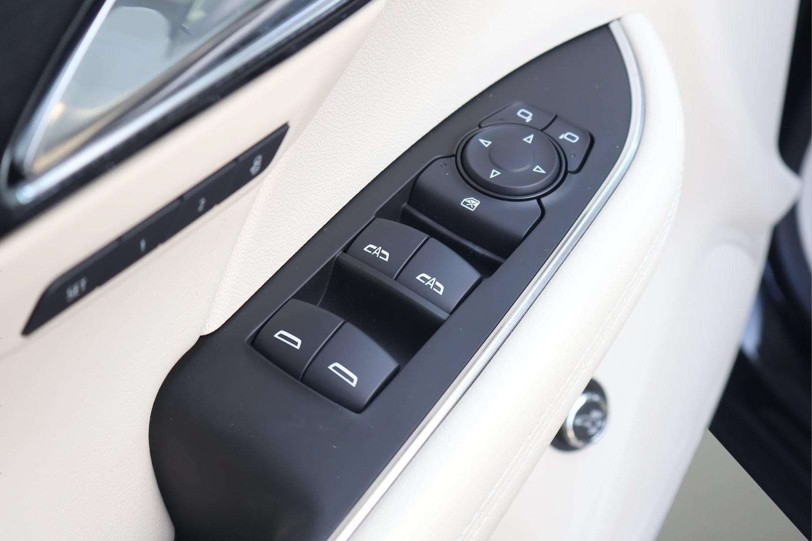 Used 2021 Buick Envision Essence FWD image 10