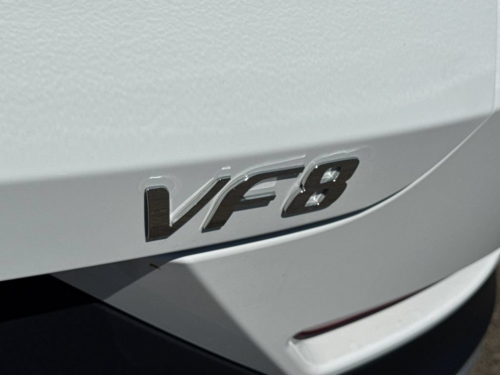 New 2027 VinFast VF 8 Eco AWD/4WD image 10