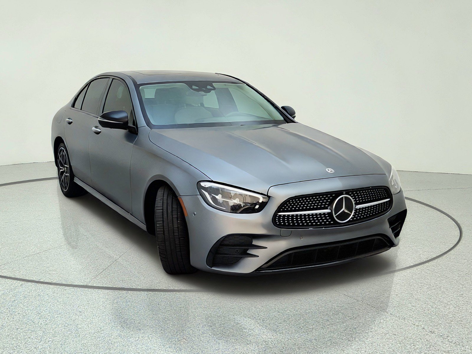 Used 2022 Mercedes-Benz E 350 Sedan image 4