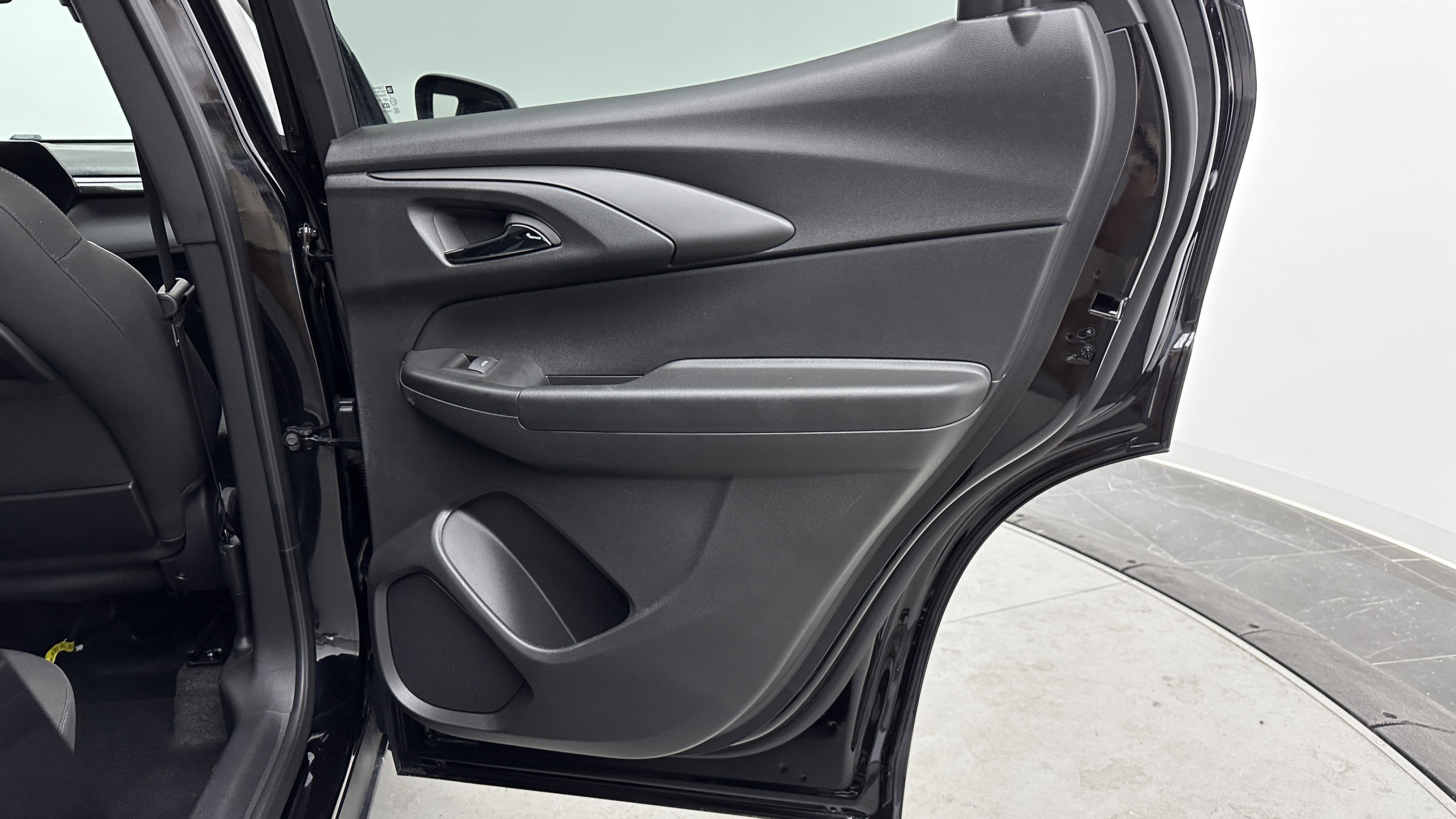 Used 2025 Chevrolet TrailBlazer LT image 31