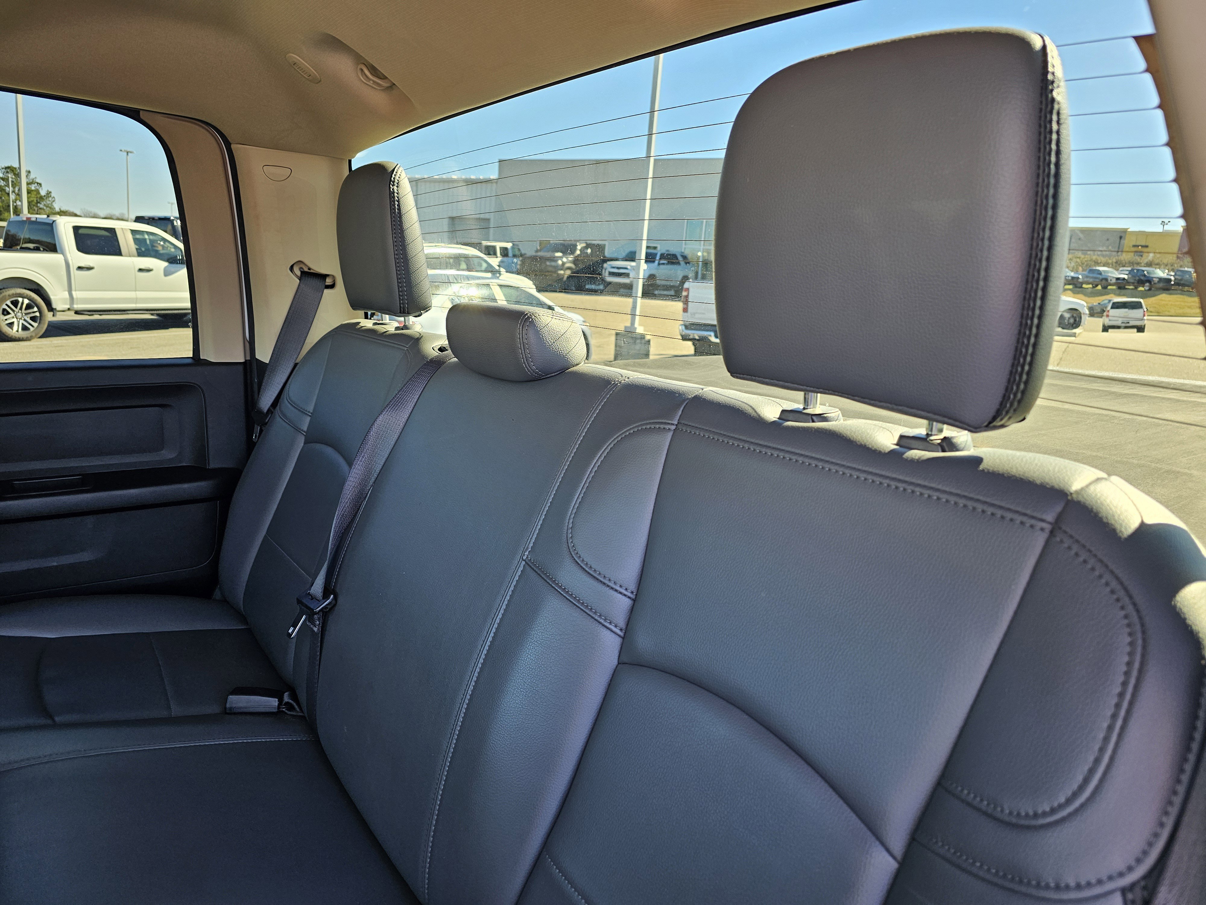 Used 2020 RAM 2500 Tradesman w/ Chrome Appearance Group image 35