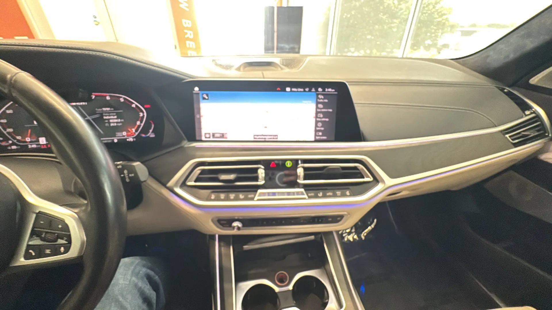 Used 2020 BMW X7 M50i w/ Dynamic Handling Package AWD/4WD image 38