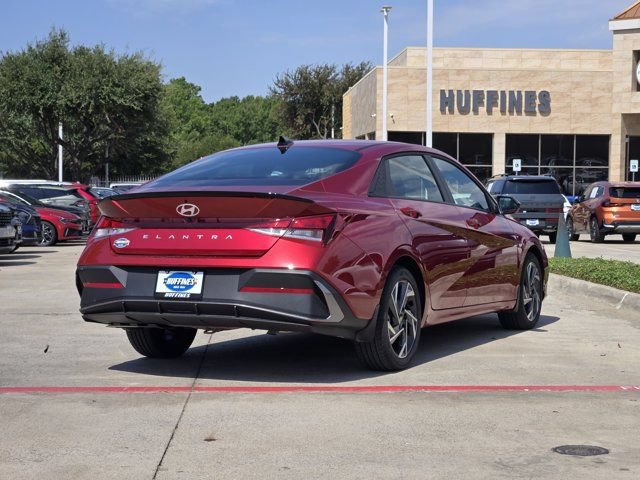 Certified 2025 Hyundai Elantra Sport FWD image 8