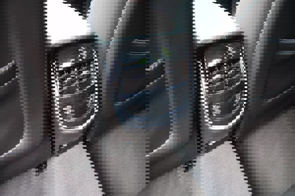 Used 2014 Cadillac XTS Luxury image 27