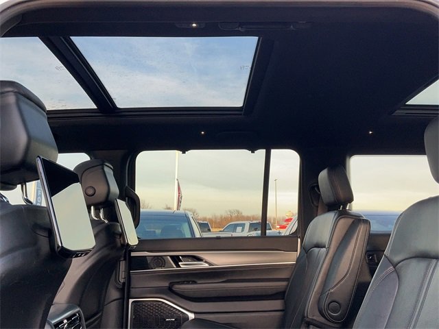 Used 2023 Jeep Wagoneer Series II w/ Convenience Group I image 24