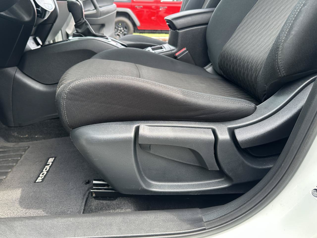Used 2019 Nissan Rogue S w/ Special Edition Package AWD/4WD image 26