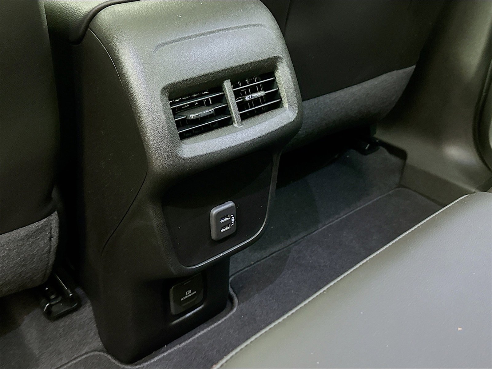 Used 2022 Chevrolet Equinox RS w/ RS Leather Package image 27