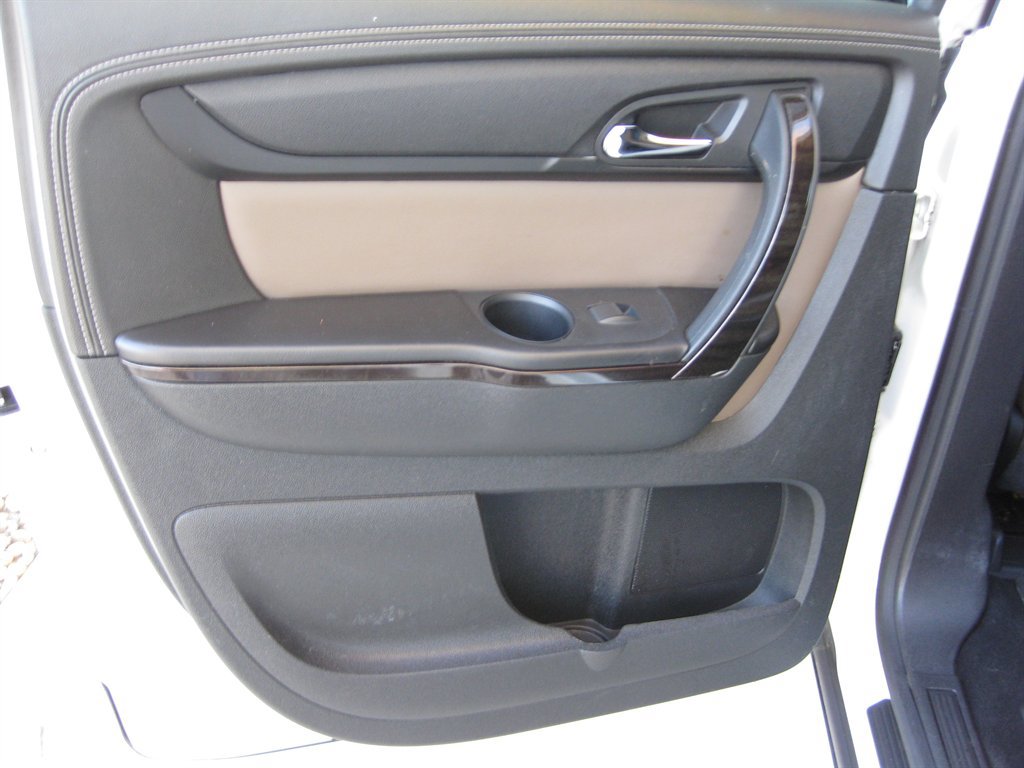 Used 2015 GMC Acadia SLT w/ Open Road Package FWD image 28