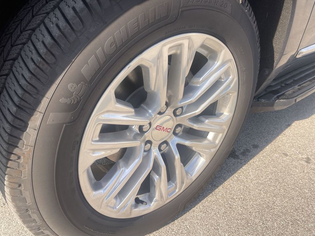 Used 2023 GMC Yukon SLT AWD/4WD image 2