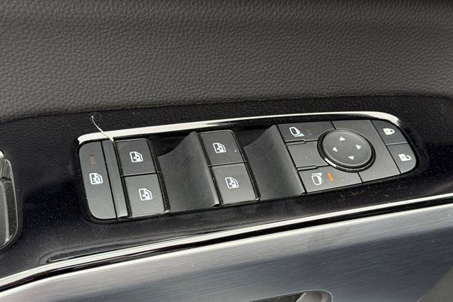 New 2026 Nissan Pathfinder SL w/ SL Premium Package (P04) AWD/4WD image 12