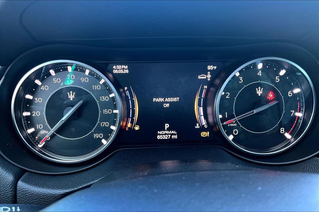 Used 2022 Maserati Levante GT AWD/4WD image 13
