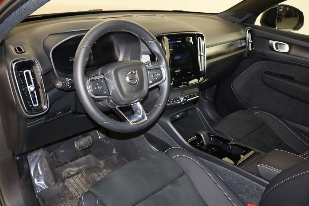 Used 2023 Volvo C40 P8 Recharge Plus w/ Protection Package Premier image 22