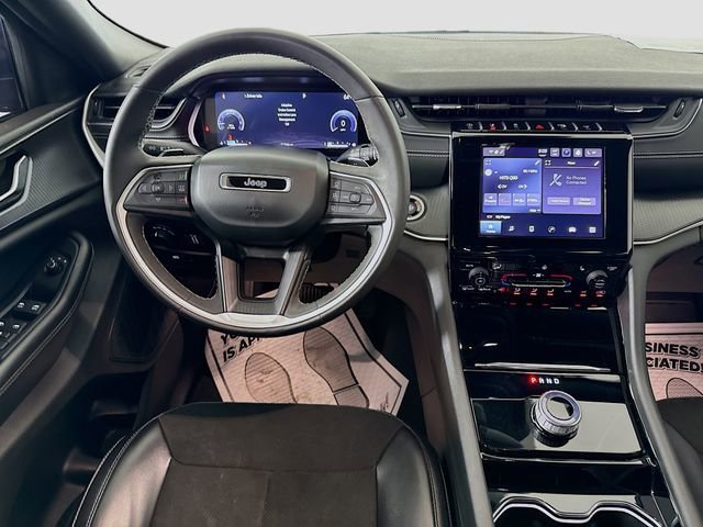 Used 2023 Jeep Grand Cherokee Altitude AWD/4WD image 20